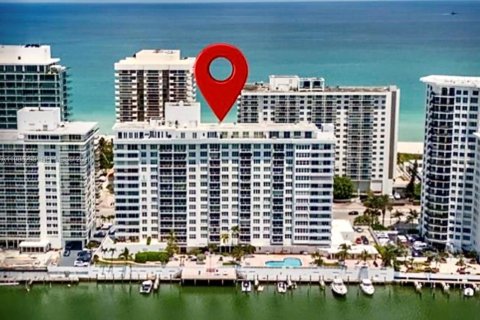 Copropriété à louer à Miami Beach, Floride: 2 chambres, 95.69 m2 № 2046972 - photo 2