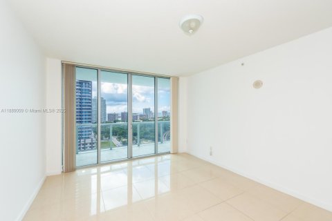 Condo in Miami, Florida, 1 bedroom  № 1941092 - photo 6