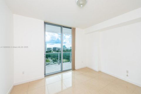 Condo in Miami, Florida, 1 bedroom  № 1941092 - photo 13