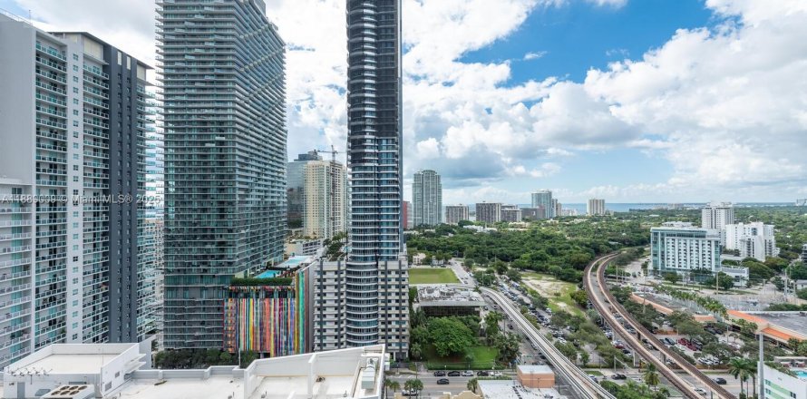 Condo in Miami, Florida, 1 bedroom  № 1941092
