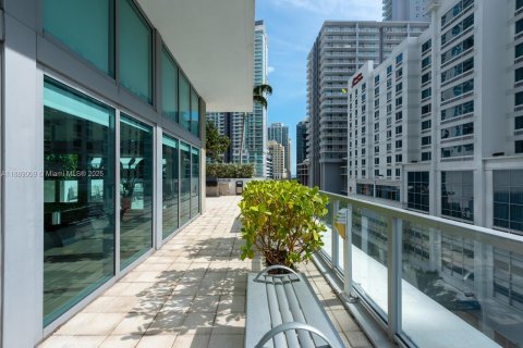 Condo in Miami, Florida, 1 bedroom  № 1941092 - photo 22