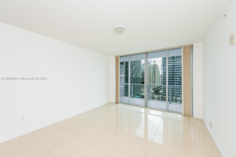 Condo in Miami, Florida, 1 bedroom  № 1941092 - photo 7