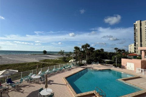 Condominio en venta en Clearwater, Florida, 2 dormitorios, 117.52 m2 № 2309931 - foto 15