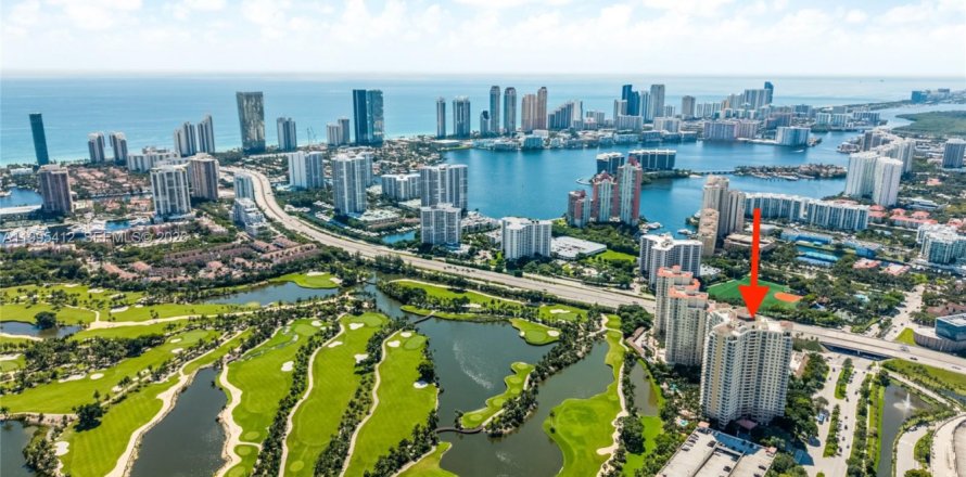 Condominio en Aventura, Florida, 2 dormitorios  № 2062972