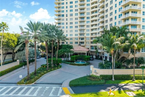 Condominio en venta en Aventura, Florida, 2 dormitorios, 109.16 m2 № 2062972 - foto 19