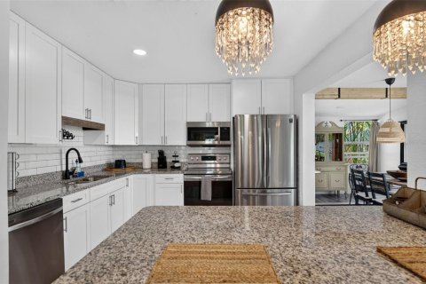Villa ou maison à vendre à Largo, Floride: 4 chambres, 202.16 m2 № 2406573 - photo 7