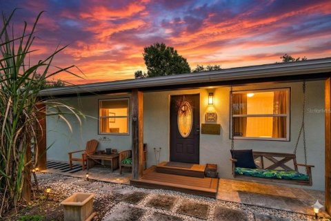 Villa ou maison à Largo, Floride 4 chambres, 202.16 m2 № 2406573