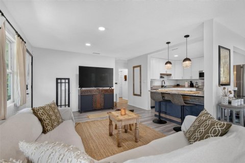Villa ou maison à vendre à Largo, Floride: 4 chambres, 202.16 m2 № 2406573 - photo 5