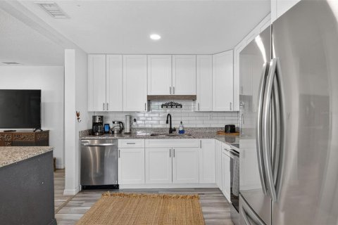 Villa ou maison à vendre à Largo, Floride: 4 chambres, 202.16 m2 № 2406573 - photo 24