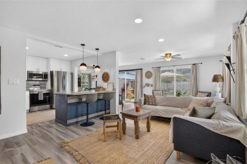 Villa ou maison à vendre à Largo, Floride: 4 chambres, 202.16 m2 № 2406573 - photo 2