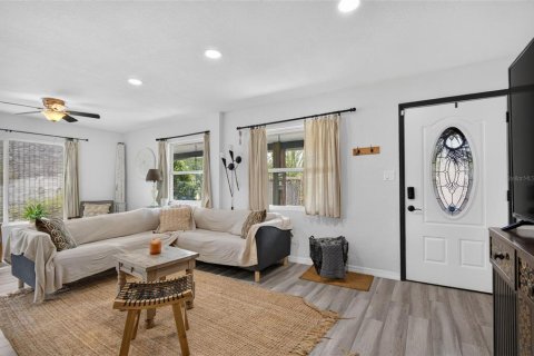Villa ou maison à vendre à Largo, Floride: 4 chambres, 202.16 m2 № 2406573 - photo 14