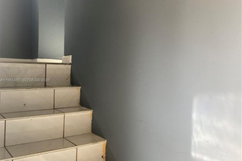 Condo in Lauderhill, Florida, 2 bedrooms  № 2027166 - photo 3