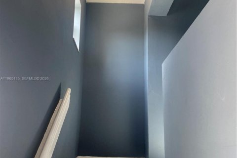 Condo in Lauderhill, Florida, 2 bedrooms  № 2027166 - photo 4