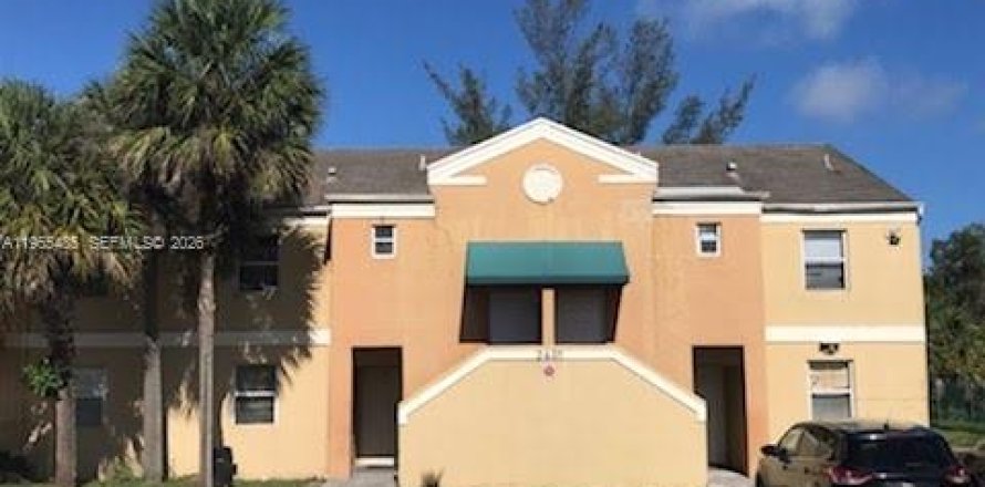 Condo in Lauderhill, Florida, 2 bedrooms  № 2027166