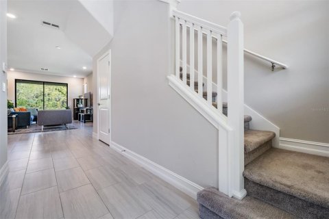 Townhouse in ESTANCIA

 in Wesley Chapel, Florida 3 bedrooms, 190.17 sq.m. № 1734501 - photo 5