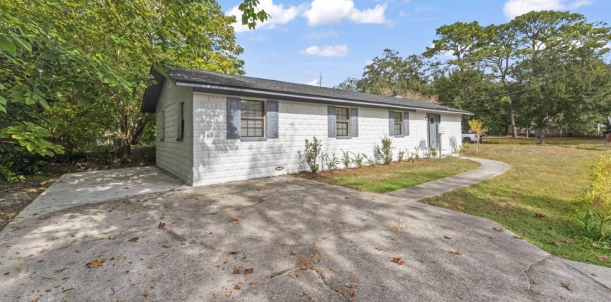 House in Jacksonville, Florida 3 bedrooms, 133.78 sq.m. № 834547