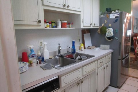 Condo in Saint Petersburg, Florida, 2 bedrooms  № 870105 - photo 9