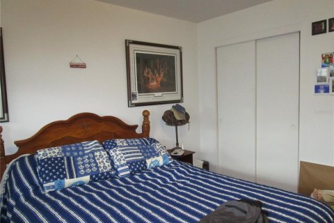 Condo in Saint Petersburg, Florida, 2 bedrooms  № 870105 - photo 14