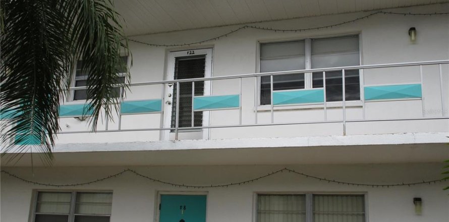 Condo in Saint Petersburg, Florida, 2 bedrooms № 870105