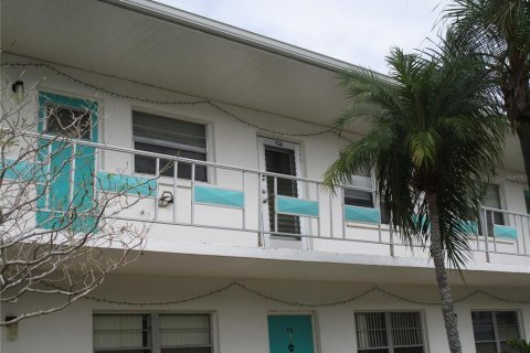 Condo in Saint Petersburg, Florida, 2 bedrooms  № 870105 - photo 22
