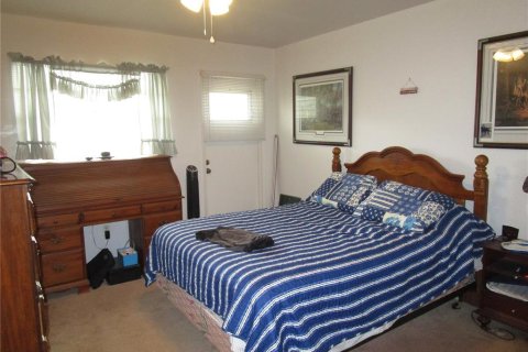 Condo in Saint Petersburg, Florida, 2 bedrooms  № 870105 - photo 13