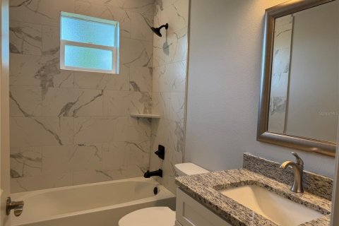 Casa en alquiler en Rotonda, Florida, 4 dormitorios, 185.34 m2 № 1670096 - foto 27