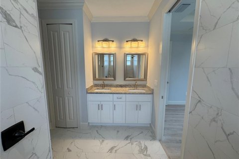 Casa en alquiler en Rotonda, Florida, 4 dormitorios, 185.34 m2 № 1670096 - foto 14