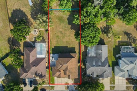 House in Brandon, Florida 5 bedrooms, 206.99 sq.m. № 2103351 - photo 5