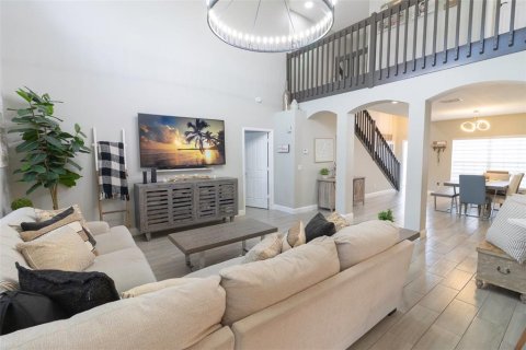 House in Brandon, Florida 5 bedrooms, 206.99 sq.m. № 2103351 - photo 7