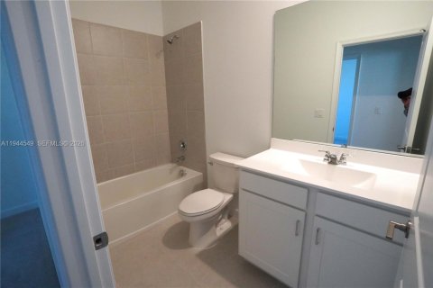 Casa en venta en Port St. Lucie, Florida, 3 dormitorios, 180.6 m2 № 2001947 - foto 8