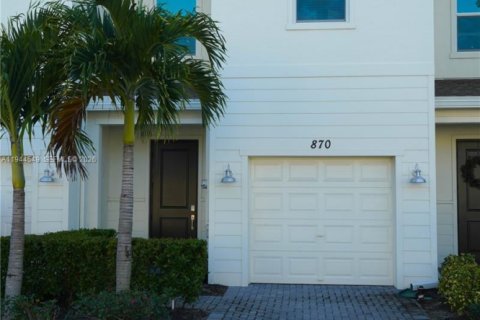 Casa en venta en Port St. Lucie, Florida, 3 dormitorios, 180.6 m2 № 2001947 - foto 3