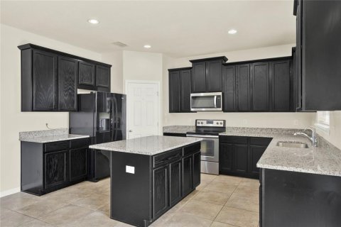 Casa en alquiler en Kissimmee, Florida, 5 dormitorios, 282.79 m2 № 1851052 - foto 9