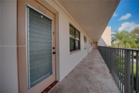 Condominio en venta en Sunrise, Florida, 2 dormitorios, 127.28 m2 № 2031529 - foto 5