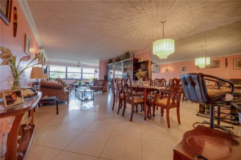 Condominio en venta en Sunrise, Florida, 2 dormitorios, 127.28 m2 № 2031529 - foto 30