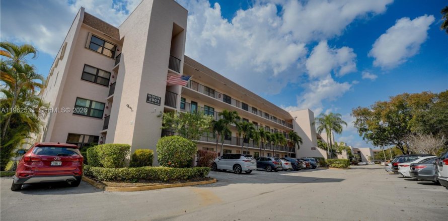 Condominio en Sunrise, Florida, 2 dormitorios  № 2031529