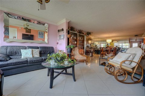 Condominio en venta en Sunrise, Florida, 2 dormitorios, 127.28 m2 № 2031529 - foto 19