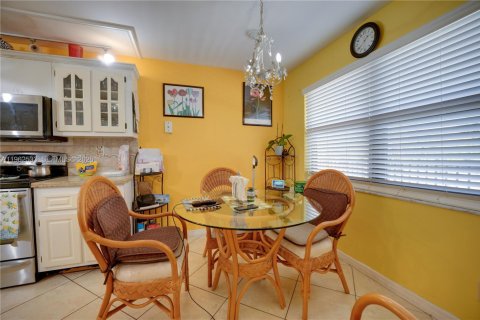 Condominio en venta en Sunrise, Florida, 2 dormitorios, 127.28 m2 № 2031529 - foto 9