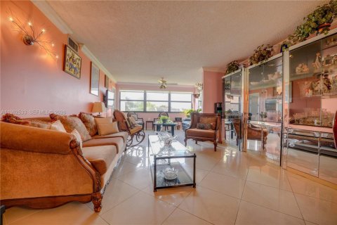 Condominio en venta en Sunrise, Florida, 2 dormitorios, 127.28 m2 № 2031529 - foto 29