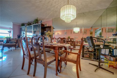 Condominio en venta en Sunrise, Florida, 2 dormitorios, 127.28 m2 № 2031529 - foto 28