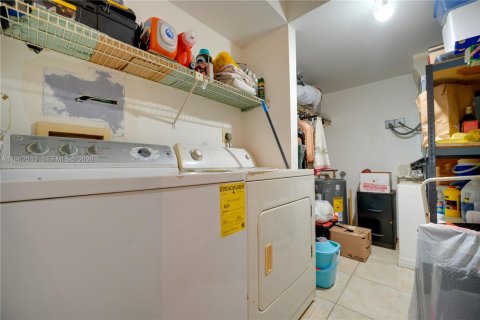 Condominio en venta en Sunrise, Florida, 2 dormitorios, 127.28 m2 № 2031529 - foto 15