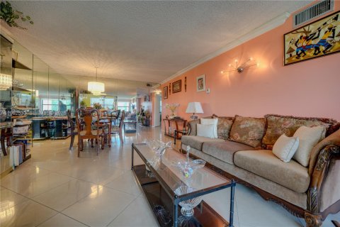 Condominio en venta en Sunrise, Florida, 2 dormitorios, 127.28 m2 № 2031529 - foto 18