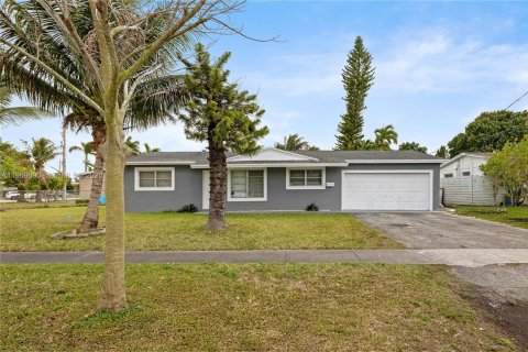 Купить виллу или дом в Дирфилд-Бич, Флорида 3 спальни, 113.71м2, № 2040292 - фото 2