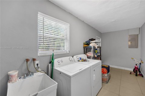 Купить виллу или дом в Дирфилд-Бич, Флорида 3 спальни, 113.71м2, № 2040292 - фото 12