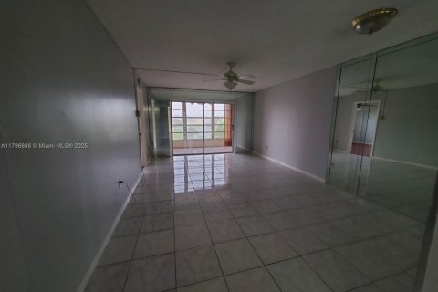 Copropriété à vendre à Sunrise, Floride: 2 chambres, 78.97 m2 № 1864148 - photo 10