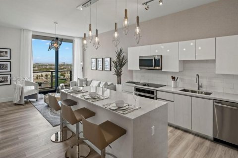 Condominio en venta en Hallandale Beach, Florida, 2 dormitorios № 2044877 - foto 27