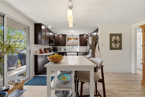House in Venice, Florida 3 bedrooms, 140.1 sq.m. № 2152019 - photo 9