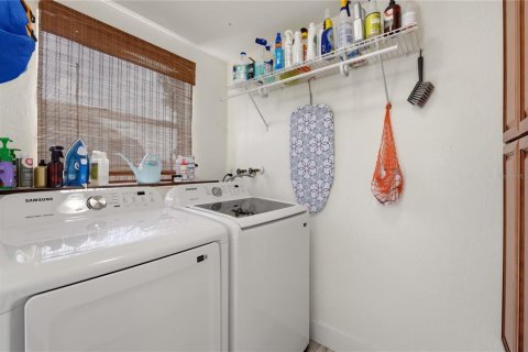House in Venice, Florida 3 bedrooms, 140.1 sq.m. № 2152019 - photo 30
