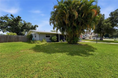 House in Venice, Florida 3 bedrooms, 140.1 sq.m. № 2152019 - photo 4