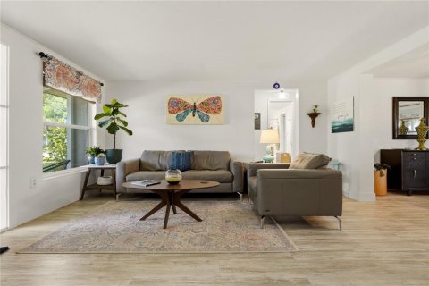 House in Venice, Florida 3 bedrooms, 140.1 sq.m. № 2152019 - photo 6
