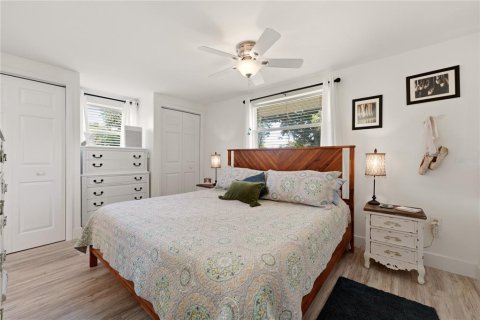House in Venice, Florida 3 bedrooms, 140.1 sq.m. № 2152019 - photo 20